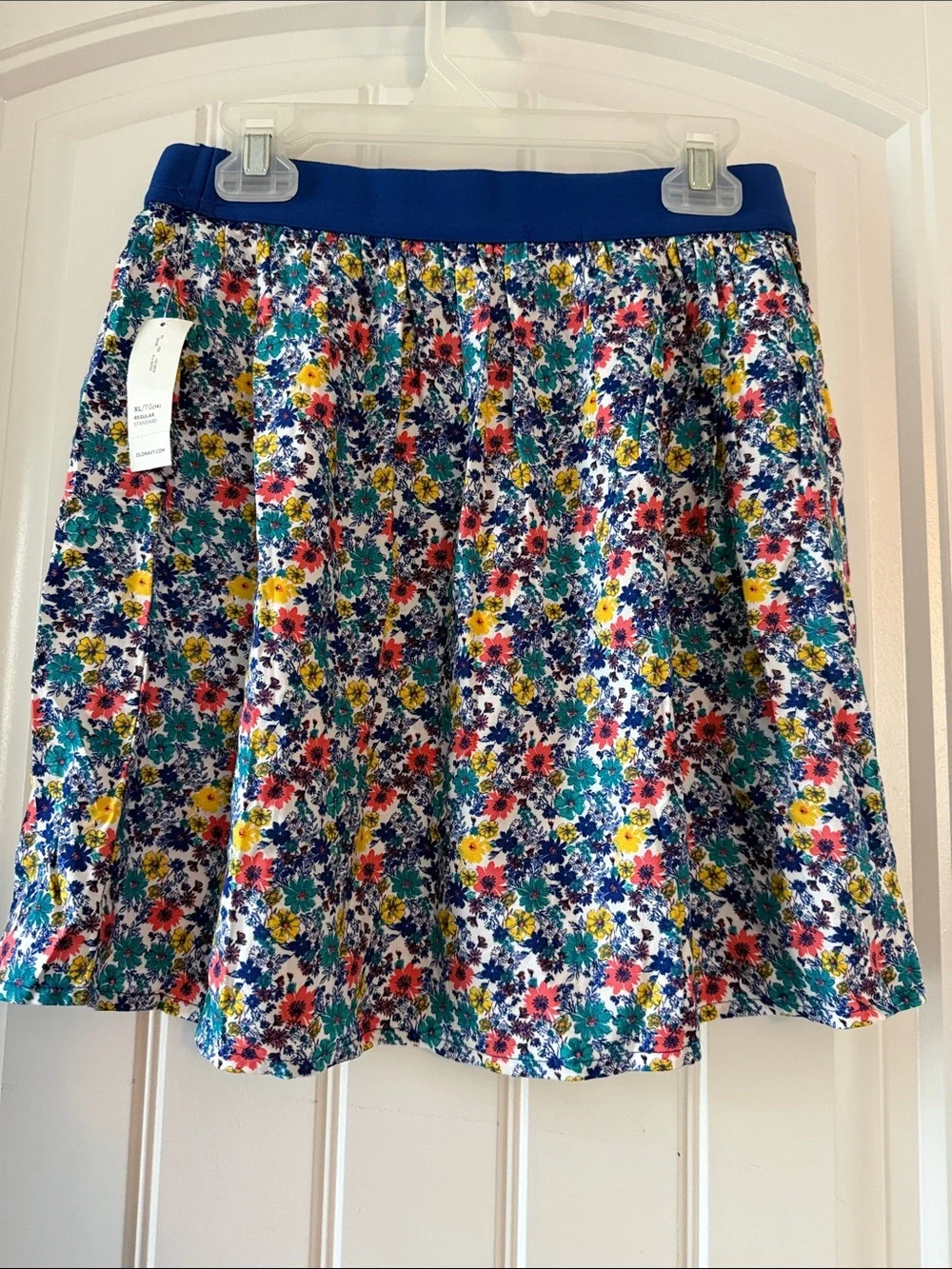 Brand New Old Navy Blue-Trim Floral Skirt